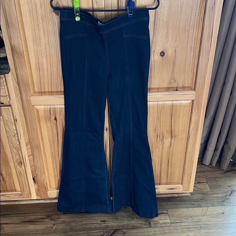CELLO High Rise Pull On Flare, size M NWT